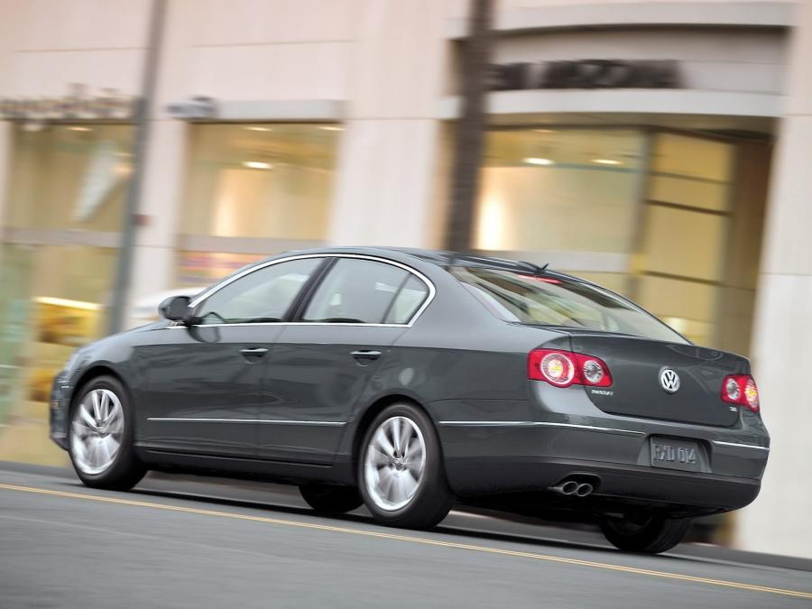  Volkswagen Passat 3.6 2006 года  (US) (фото 21 из 32)